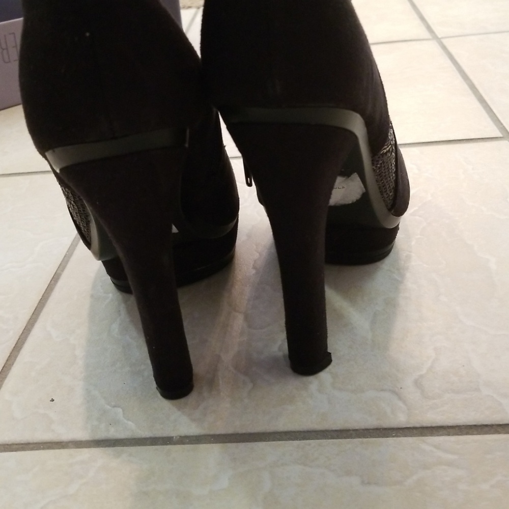 Jennifer Lopez suede w/sequins inside zip*Firm - Picture 5 of 5
